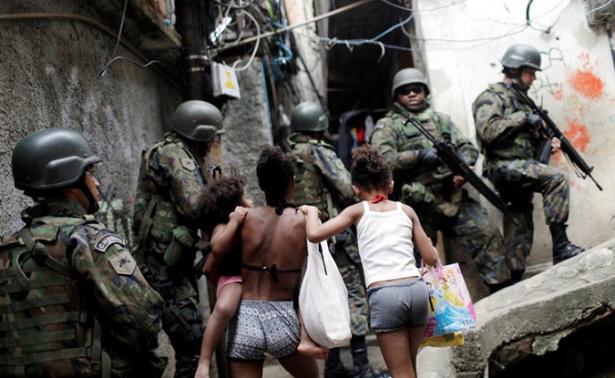 Brazilian soldiers during a operation in Rocinha slum in Rio de Janeiro, September 22, 2017.
