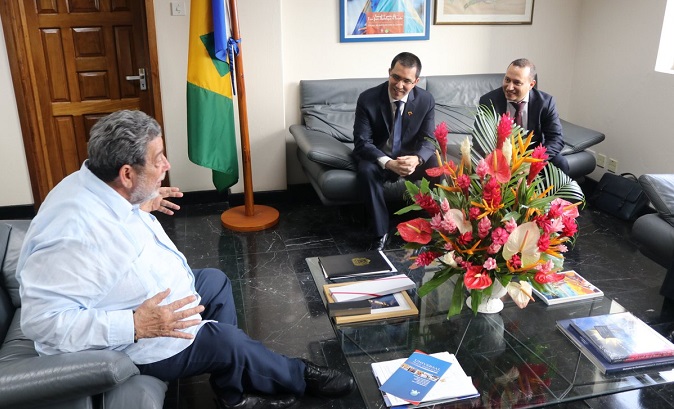 Saint Vincent and the Grenadines Prime Minister Ralph Gonsalves with Venezuelan Foreign Minister Jorge Arreaza.
