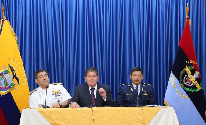 Ecuador’s Defense Vice-Minister Diego Gomez announces arrival of U.S. military plane.