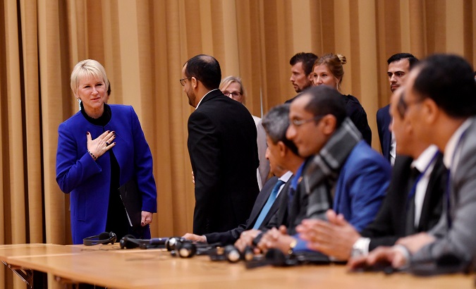 Swedish Foreign Minister Margot Wallstrom welcomes Yemeni delegates at the opening press conference on U.N.-sponsored peace talk.