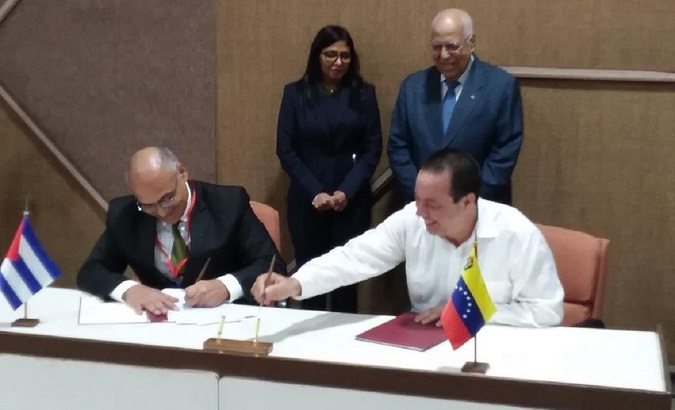 Venezuela and Cuba have signed a new cooperation agreement on health issues.