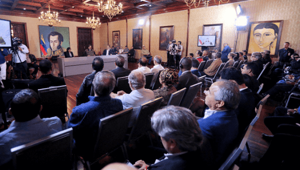 Venezuela's President Maduro met with representatives of social movements in Caracas.