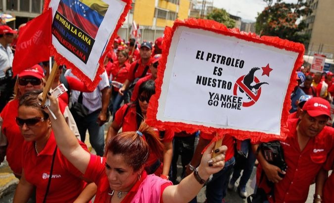 The Cuban Government pointed out that the U.S. intends to eliminate the Bolivarian Revolution, which represents an obstacle for the appropriation of the world's largest oil reserves.