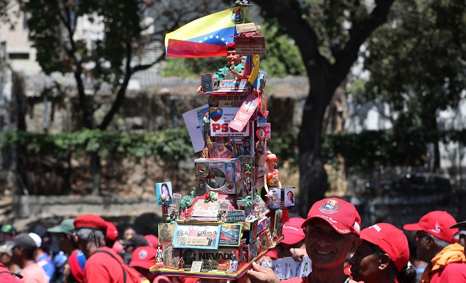 Thousands of supporters of Venezuelan President Nicolas Maduro came out Saturday in Caracas (Venezuela).