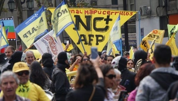 The No + AFP platform presented a draft bill proposing the creation of a system of pensions financed by workers, employers and the state