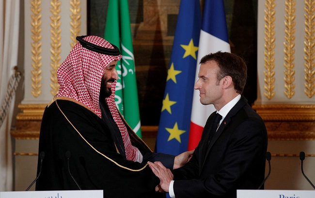 French President Emmanuel Macron and Saudi Arabia's Crown Prince Mohammed bin Salman shake hands following their press conference at the Elysee Palace in Paris, France, April 10, 2018