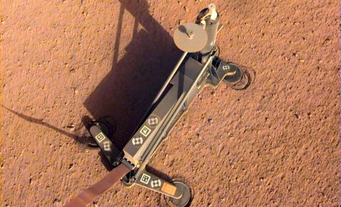 InSight is able to place its seismometer directly on the surface of the planet.