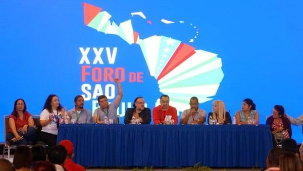 A picture showing speakers at one of the panels of the Sao Paulo Forum. 