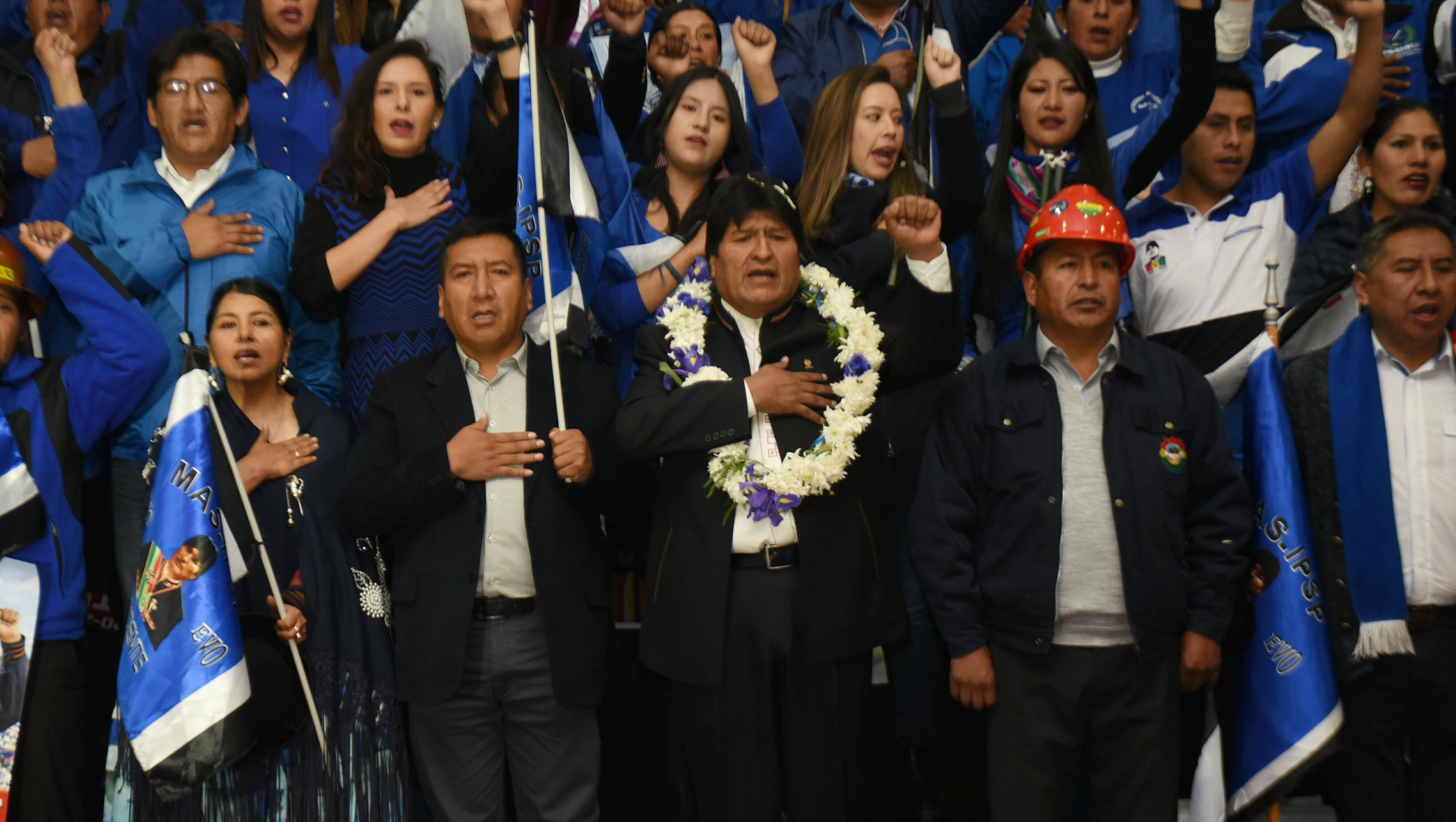 Evo Morales on Monday, with his candidates for the La Paz region.