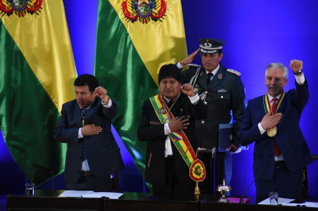 President Evo Morales raised fist salute for national anthem at Tuesday's official acts celebrating 194 years of independence.
