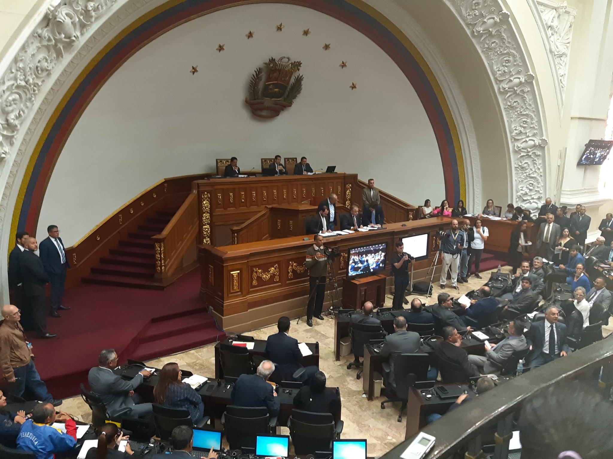 Chavista and opposition lawmakers sitting together for the first time since 2017