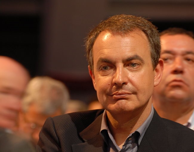 Former Spanish President Jose Luis Zapatero before a meeting in Toulouse on April 19, 2007