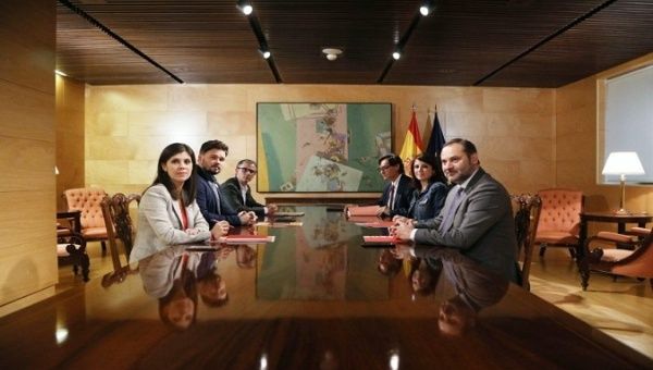 Both delegations released their respective statements and PSOE not appear at the end of the meeting to avoid the most compromised questions.