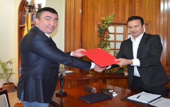 he governor of the state of Guárico, José Vásquez, signed the agreement with Russian investors to strengthen the agricultural sector of the entity.