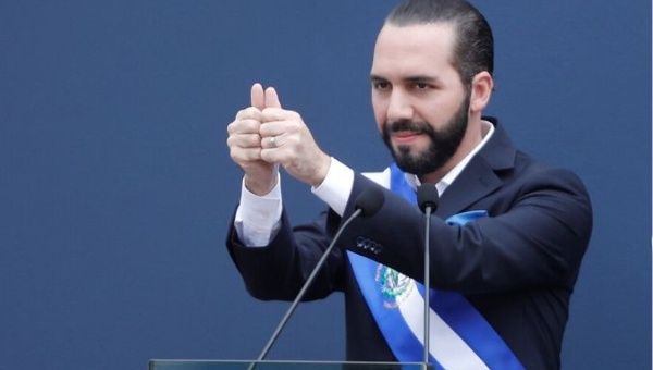 El Salvador President Nayib Bukele warned that the constituional order might be broken if lawmakers don't meet on Sunday. 