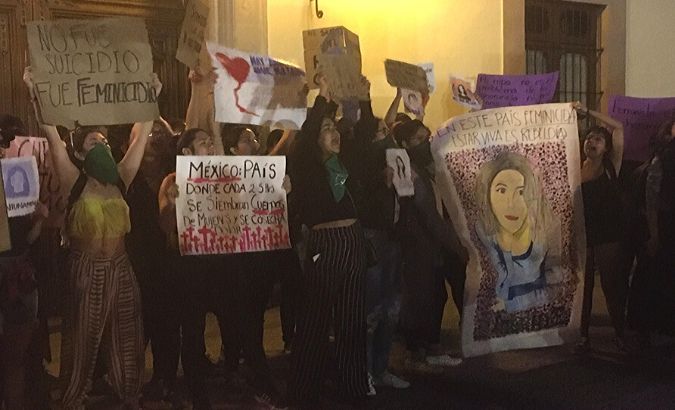 Protests for Ingrid Escamilla have continued through the weekend in Mexico. Here’s the protest in Queretaro outside of the governor’s palace.