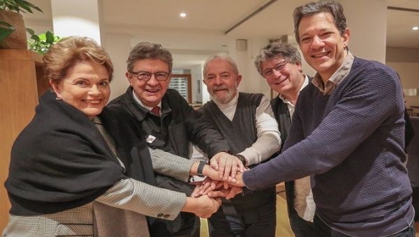 Luiz Inacio Lula da Silva next to Dilma Roussef, Fernando Haddad, Jean-Luc Mélenchon and french deputy Eric Coquerel 