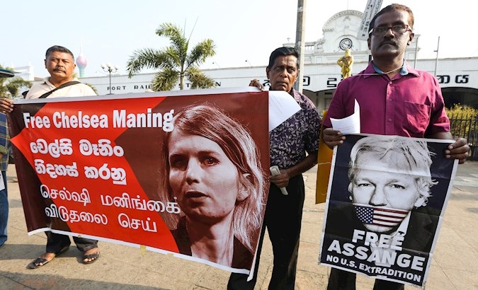 Socialist Equality Party activists at a rally in support of Chelsea Manning and Julian Assange, Colombo, Sri Lanka, March 3, 2020.