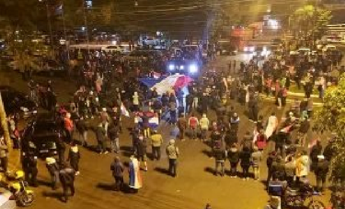 Citizens protests against look down, Ciudad de Este, Paraguay, July 29, 2020.