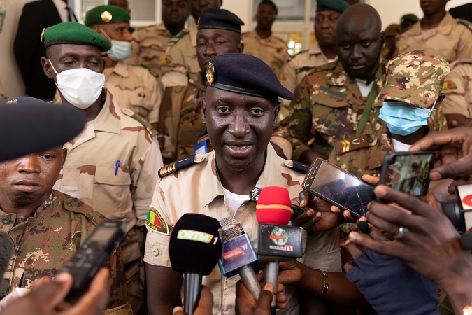 Colonel Major Ismael Wague, spokesperson for the National Committee for the Salvation of the People (CNSP) speaks to media following a meeting with the delegation from the ECOWAS, at the constitutional court in Bamako.