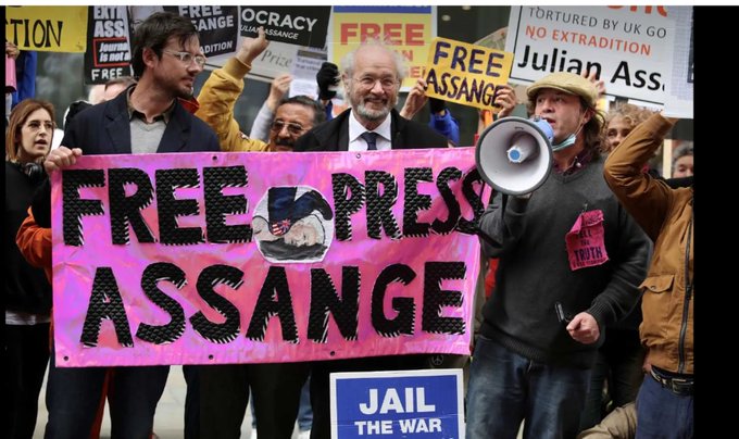 Demonstration in favor of the release of journalist Julian Assange, London, U.K., 2019.