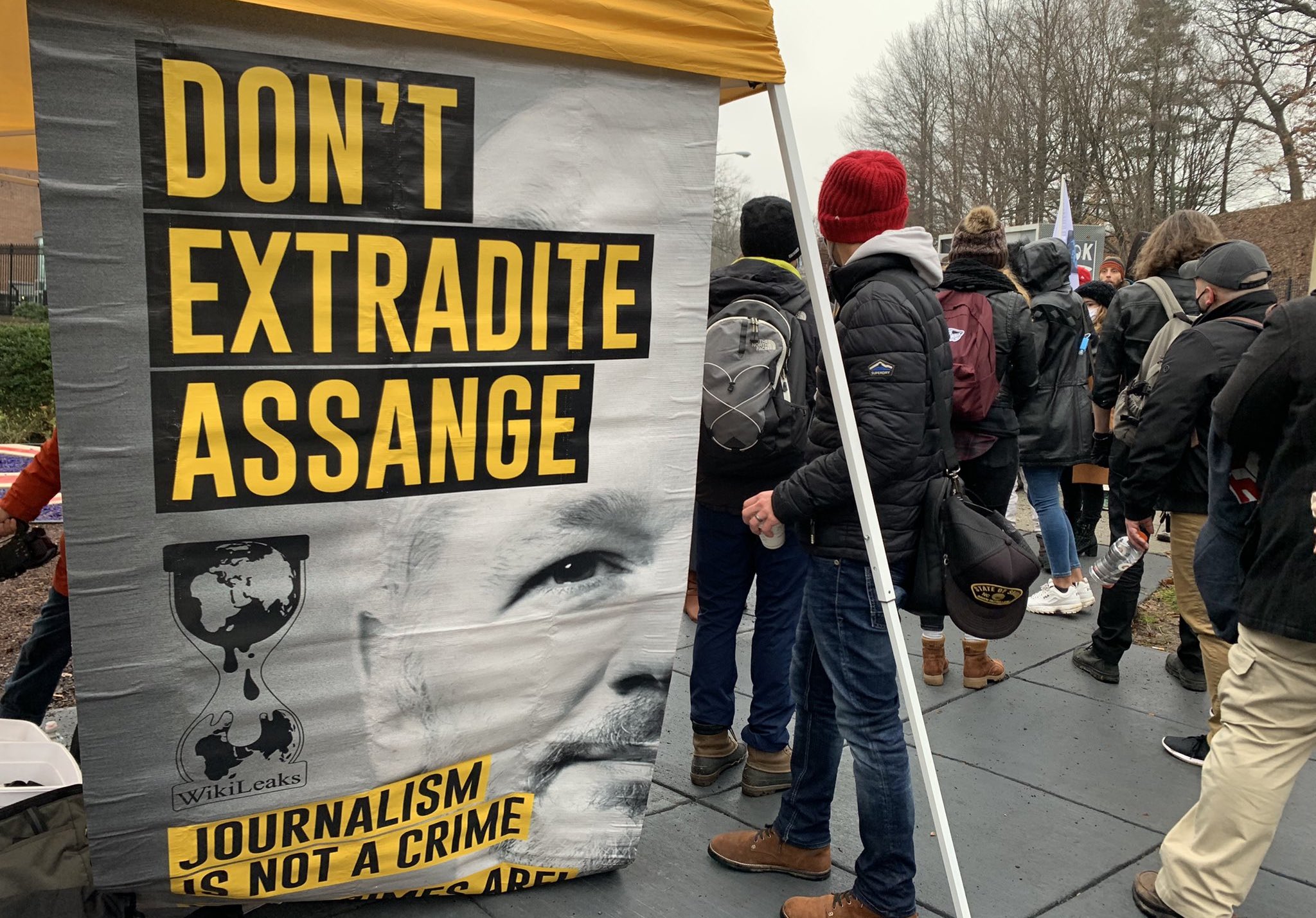 Protest at the UK embassy in Washington DC demands the release of Assange, a day before the extradition verdict. January 3, 2021.