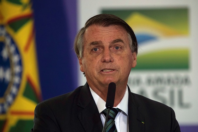 Bolsonaro blamed the press and regional administrations for the economic crisis.