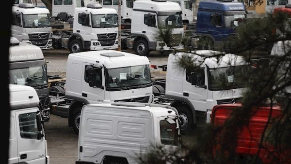 File photograph showing trucks in the yard of the Mercedes Benz factory, in the city of Sao Bernardo do Campo, on Wednesday June 17, 2015, in the region metropolitan area of ​​Sao Paulo (Brazil).