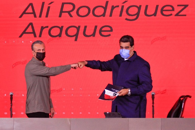 President Nicolas Maduro and the Minister of the People's Power for Oil Tareck El Aissami  during the Management Balance of the Presidential Commission 