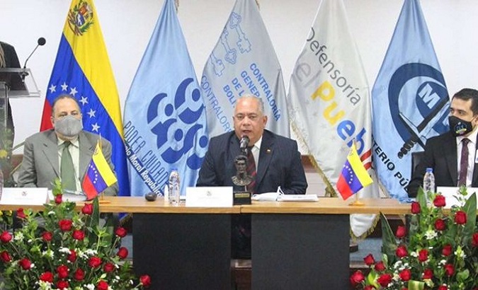 Comptroller General Elvis Amoroso (C) announcing sanctions on former lawmakers, Caracas, Venezuela, Feb. 23, 2021.