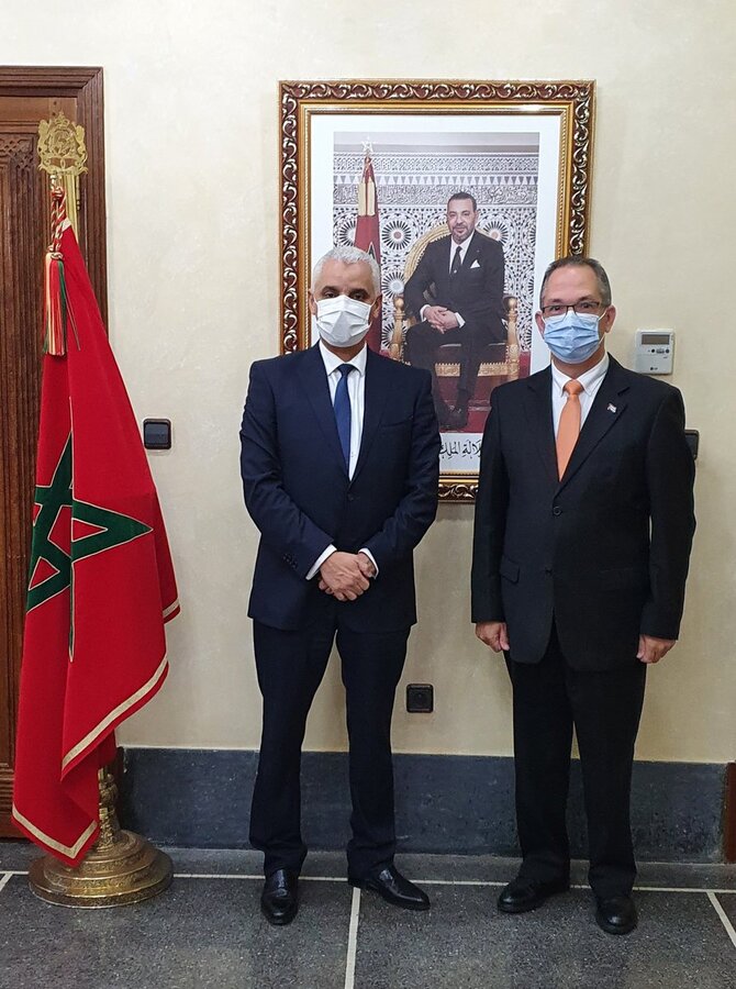 Cuba's Ambassador to Morocco met with the country's Health Minister to the battle against COVID19 and Cuba's willingness to share experiences in the field health and biotechnology for the benefit of the Moroccan people.