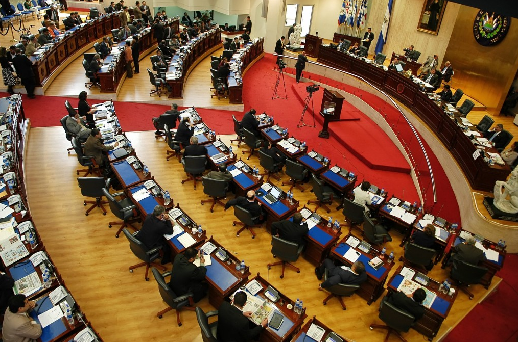 The candidates for the legislative elections will now have to comply with a 30 percent quota of women. (Photo: EFE)