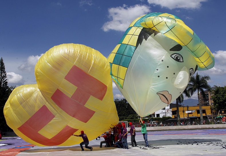 Balloons in tribute of comedian Roberto Gomez Bolaños