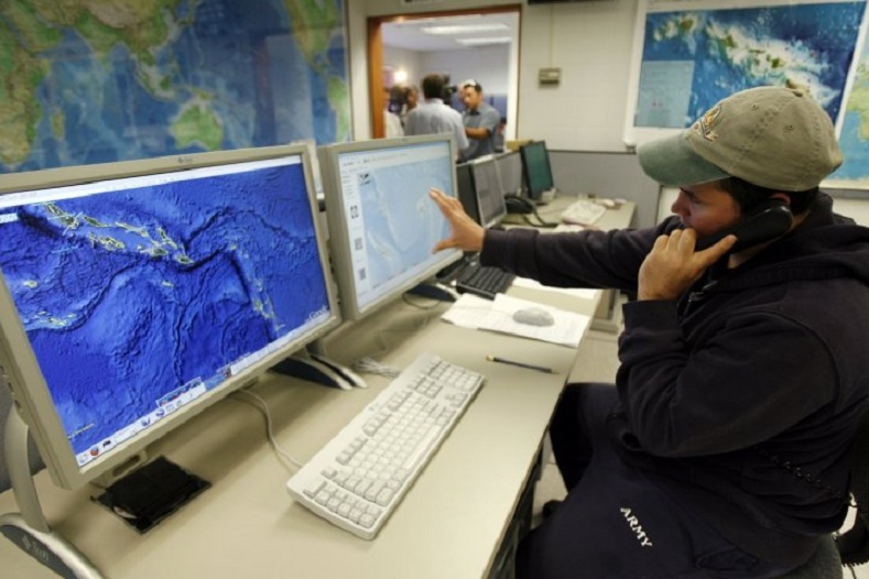 An alert has been issued after a major quake hit off the coast of Papua New Guinea Friday.