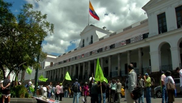 The opposition planned to take the Carondelet Palace by force this afternoon (teleSUR)