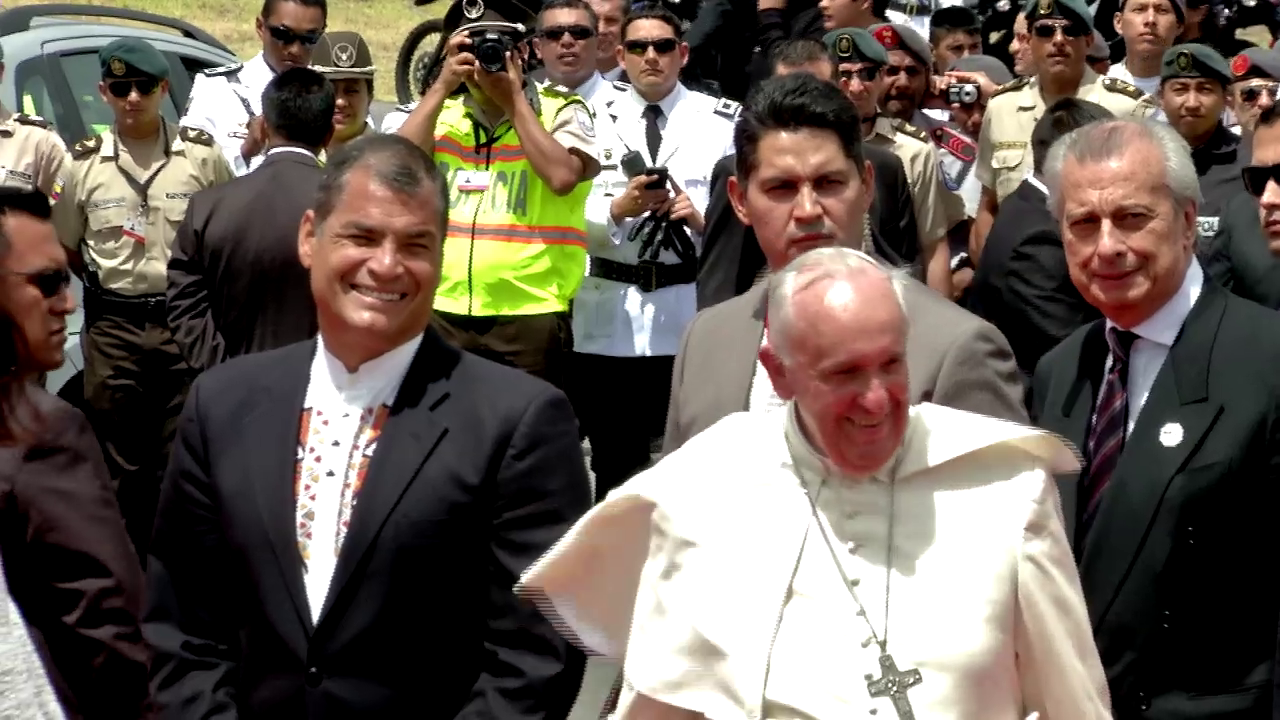 Pope Francis made a call for peace and dialogue during visit in Ecuador (teleSUR)