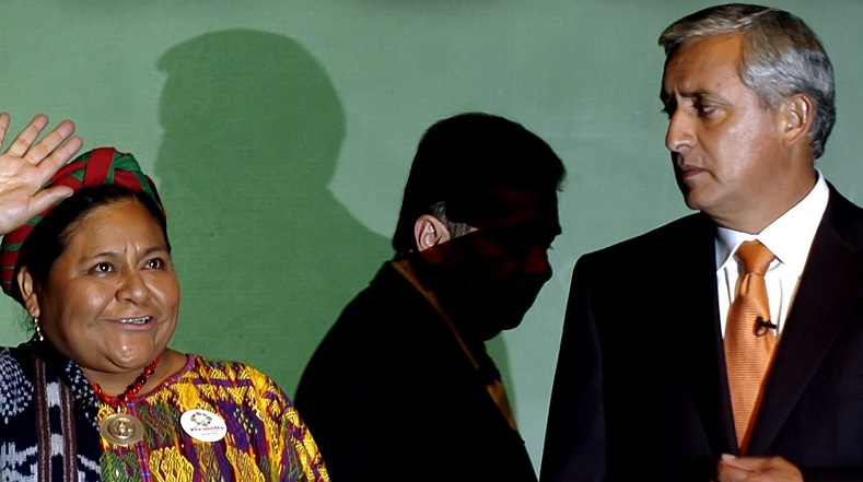 Rigoberta Menchu (L) and now-President Otto Perez Molina during presidential candidate debates in 2007.