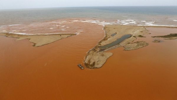 Independent experts warned two years ago that the jointly owned Samarco mine was not safe and that structural design flaws could lead to a dam burst.