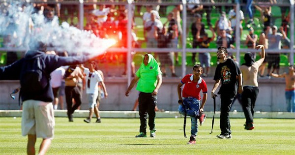 Disorders in a Chilean soccer game