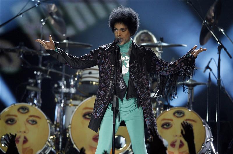 Rumor has it that when Prince made an emergency landing last week in Illinois it was not to treat himself for a minor flu as he told his fans.