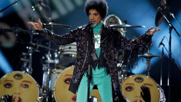 Rumor has it that when Prince made an emergency landing last week in Illinois it was not to treat himself for a minor flu as he told his fans.