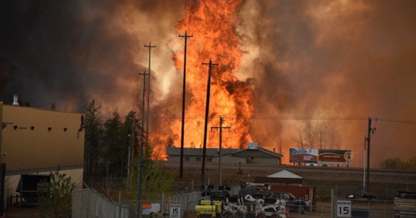 The entire city of Fort McMurray has to be evacuated because it faces imminent danger due to a huge and uncontrollable fire..