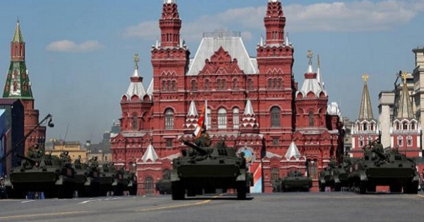 NATO threatens Russia, Moscow responds by increase its defenses.