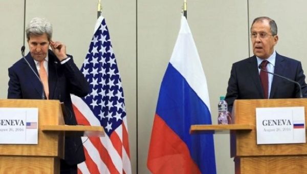 U.S. Secretary of State John Kerry and Russian Foreign Minister Sergei Lavrov attend a news conference in Geneva, Switzerland, August 26, 2016. 