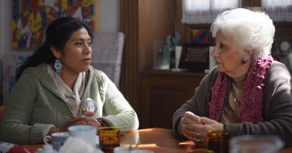 Cristina Bautista (L), mother of one of the 43 Ayotinapa students, speaks with Argentine human rights activist Estella Carlotto.