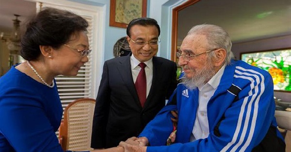 Former Cuban President Fidel Castro and Chinese Prime Minister Li Keqiang meet in Havana, Cuba, Sept. 26, 2016.