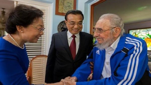 Former Cuban President Fidel Castro and Chinese Prime Minister Li Keqiang meet in Havana, Cuba, Sept. 26, 2016.