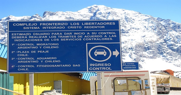 Last weekend there was a collapse at the Libertadores Tunnel, which crosses a part of the Andes mountain range that divides Argenitna and Chile.