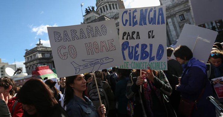 Argentine scientists protest 2017 budget cuts to science and technology.