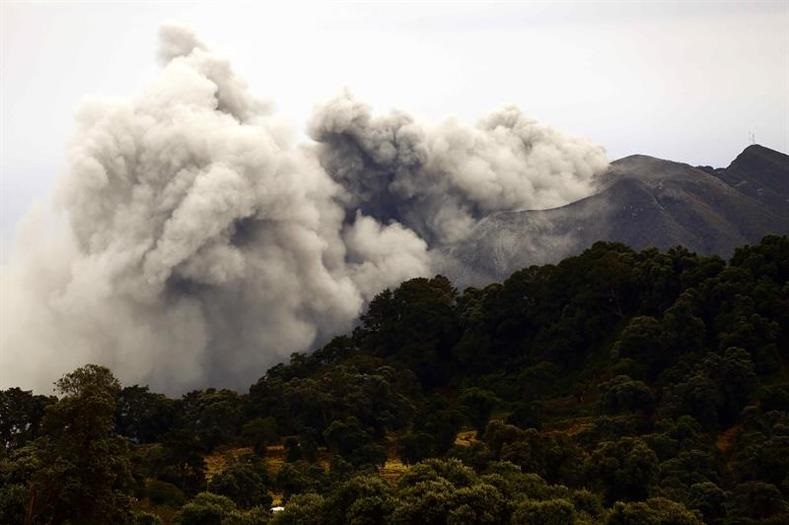 recent volcano eruption costa rica